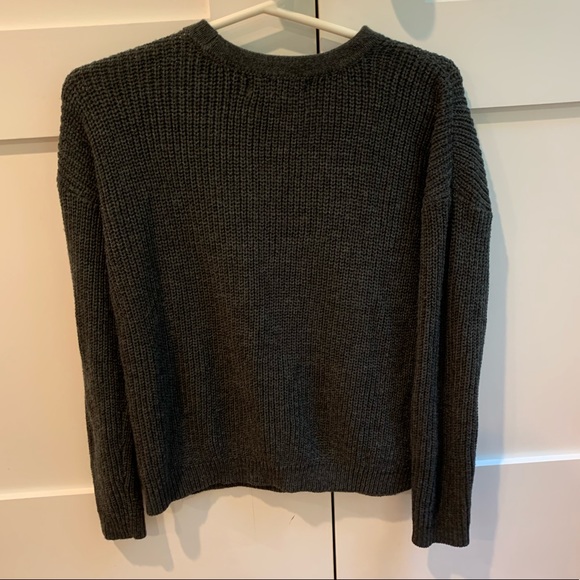 Two sweaters - Picture 2 of 6